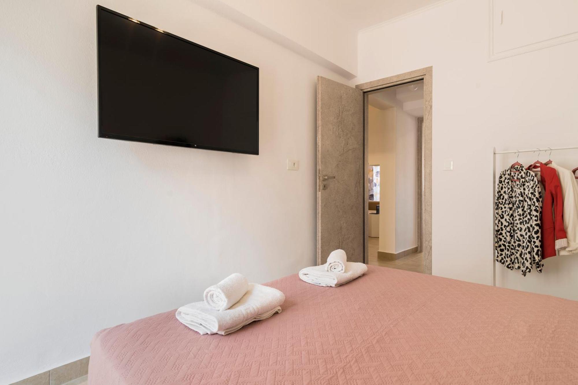 Mailo&Luke Apartments Rhodes City ภายนอก รูปภาพ