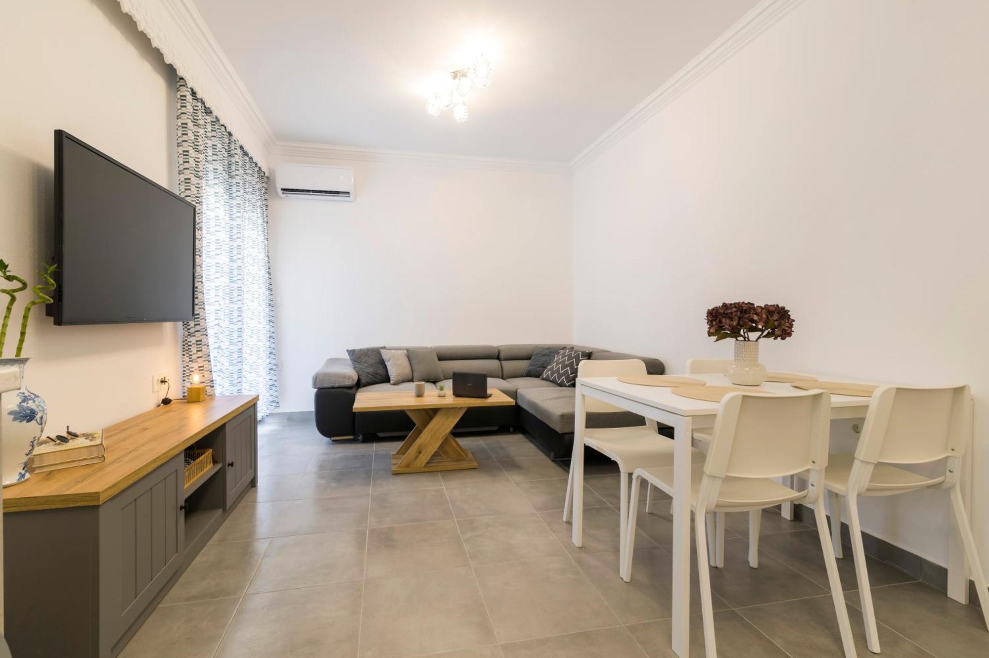 Mailo&Luke Apartments Rhodes City ภายนอก รูปภาพ